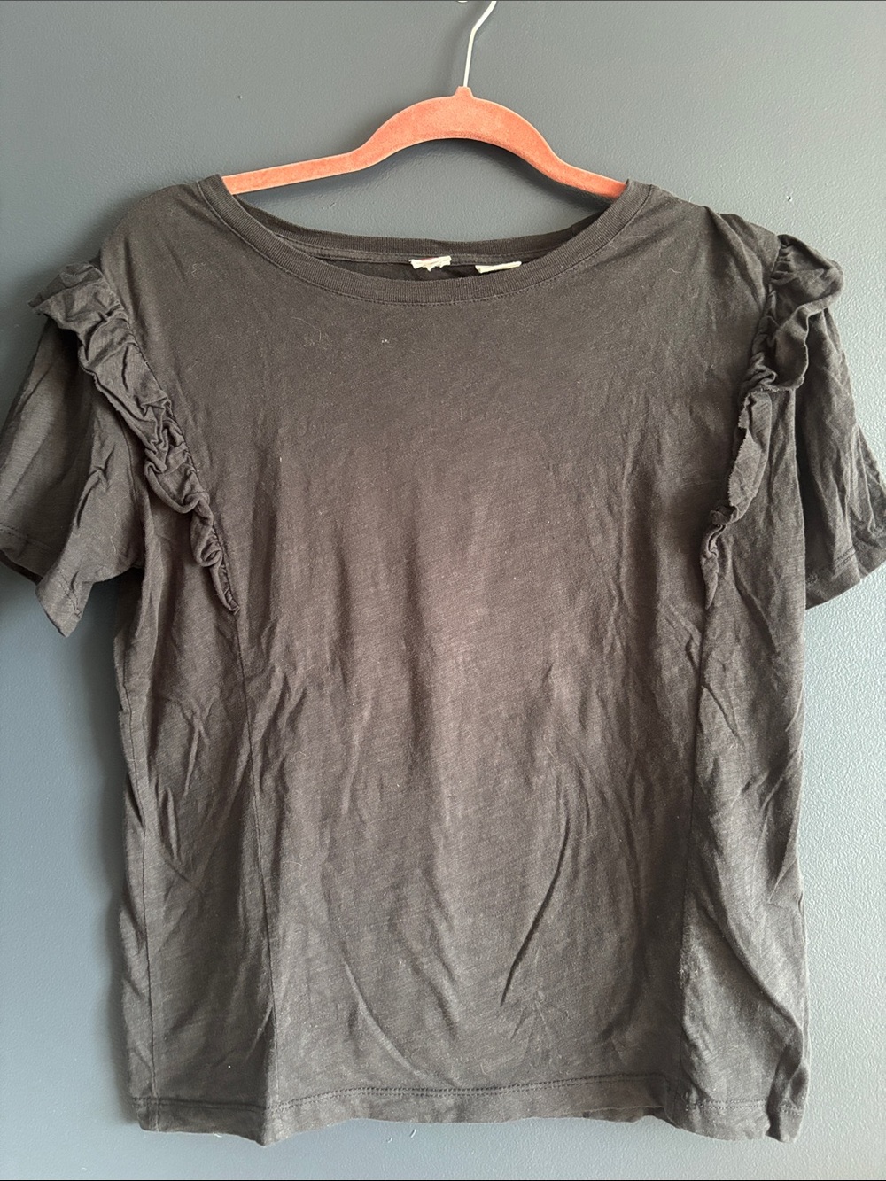 Levi's Black Ruffle Sleeve Short Sleeve Tee